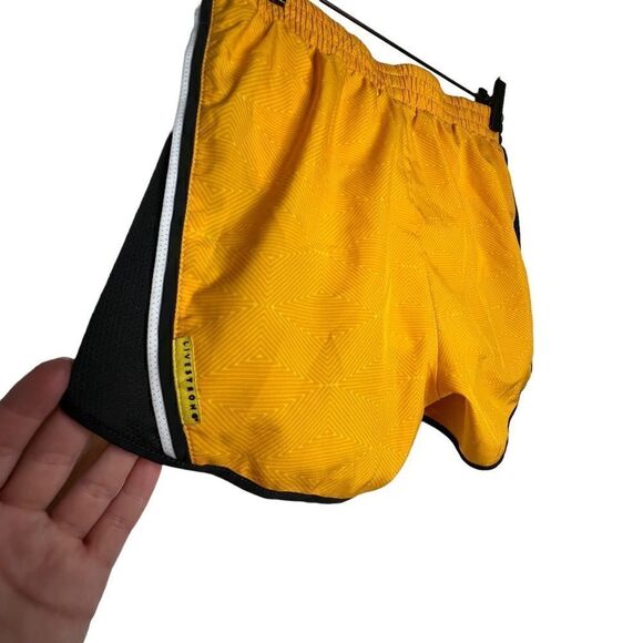 NIKE xs Dri-Fit Livestrong Shorts - Picture 10 of 16